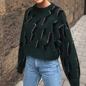 Stickad tröja - Jättefin stickad tröja från weekday. Strl XS men passar även S. 150kr exklusive frakt.