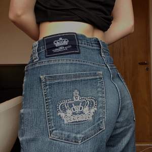 Lågmidjade jeans - Victoria Beckham. Långa i benen, passar 170-180. Waist: 32 ⚡️Bra skick