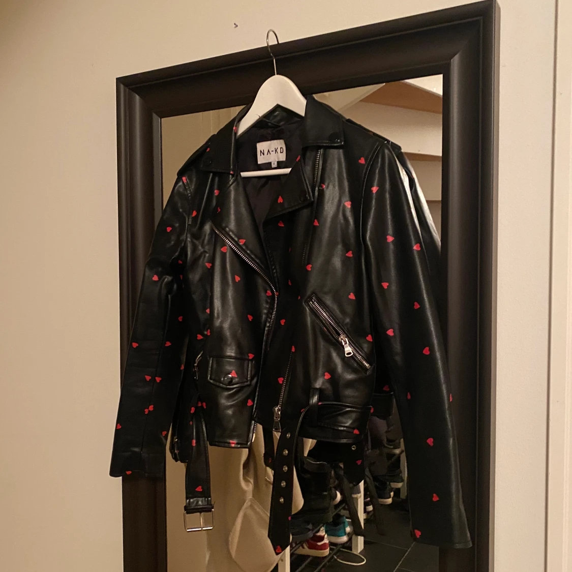 Naked skinnjacka med hjärtan