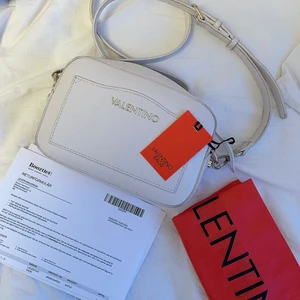 Valentino bag - Valentino väska , Fint skick men lite smutsig o vissa defekter , nypris 999kr 