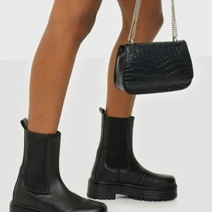 Boots - Helt oanvända boots från Nelly.com. Supersnygga men inte rikigt min stil, nypris 600kr. Frakt tillkommer eller mötas upp nära Jönköping 