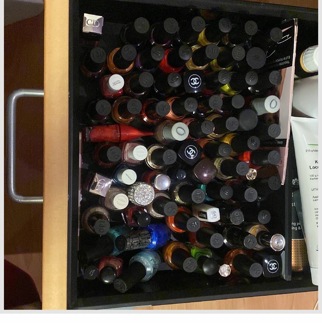 Massor med nagellack! - 90