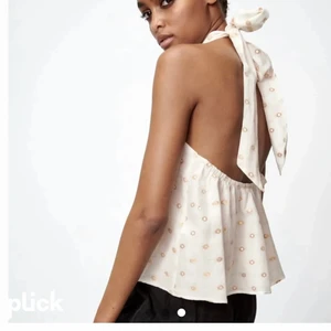 zara linne - helt slutsålt!! såå fint!! med gulddetaljer å passar flera storlekar och man kan knyta på olika sett