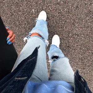 Zara Jeans - Säljer dessa skitsnygga jeans från zara med PERFEKT passform!!! Nyskick! Nypris 600kr