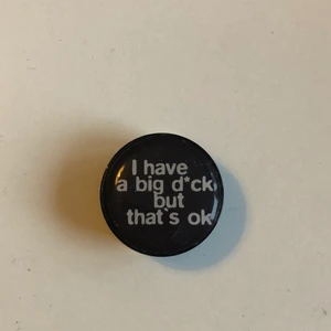 Töjning  - Svart töjning med text