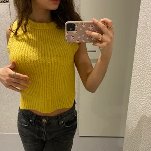 Tröja  - En söt tröja från monki ❤️ vet inte exakt storlek men skulle gissa på S sitter super fint på!!