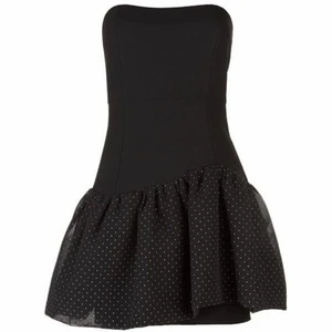 Maje klänning - Superfin slutsåld Maje klänning, oanvänd!💕 Strl 2, sitter som en strl S skulle jag säga. Skickar gärna fler bilder vid intresse. Nypris. 2300 kr. ☺️