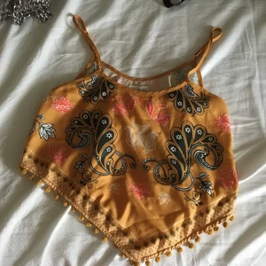 Summer topp - I mycket bra skick och passar xs- s.bra till summer och matcher med allt