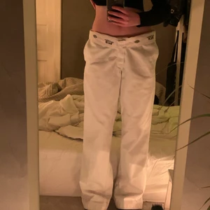 Dickies  - Trendiga dickies byxor i modell 874. De finns fortfarande kvar skriv till mig för fler frågor eller fler bilder!!!💓💓(HÖGSTA BUDET LIGGER PÅ 310kr)