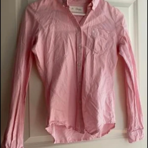Rosarandig skjorta - Rosa randigskjorta i mycket fint skick!