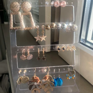 Örhängen  - 50kr för 1