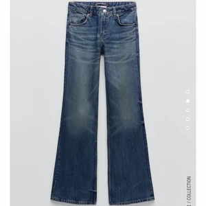 Zara jeans - Säljer dessa zara jeans då de aldrig kommit till användning. Modellen heter ”jeans flare regular length” och är slutsålda på hemsidan. De är lågmidjade och i stl 38. I nyskick, aldrig använda med lappen kvar. Köparen står för frakten men kan eventuellt mötas upp i Stockholm😊