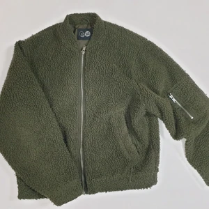 Cheap Monday teddy jacka - Cool, skön teddy jacket från Cheap Monday, i gott skick. 