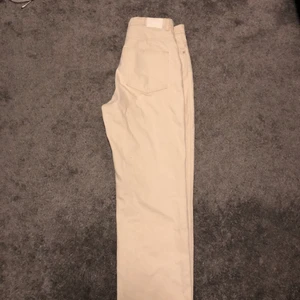 Weekday jeans - ljusa weekday jeans ifrån weekday, 9,5/10 cond