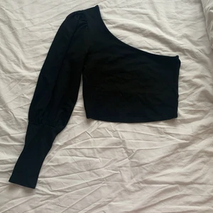 One shoulder top - One shoulder topp från nakd! Superbra skick!