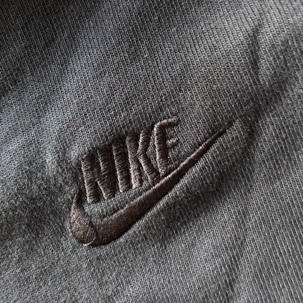 Nike mjukisar s/m.  Jätte sköna och snygga, utsvängda. Köpta på junkyard för 650 kr. Jeans & Byxor.