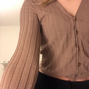 Beun topp - Snygg brun topp från bikbok! Använd endast fåtal gånger.