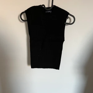 Crop top  - Nyskick. Grovstickad 