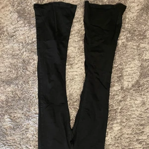 Bootcut jeans - Byxor från Gina tricot i storlek M. Bootcuts som inte längre kommer till användning dessvärre🥲