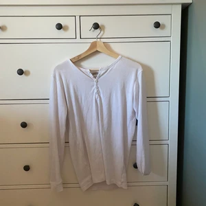 Vit farfarströja - En vit farfarströja 