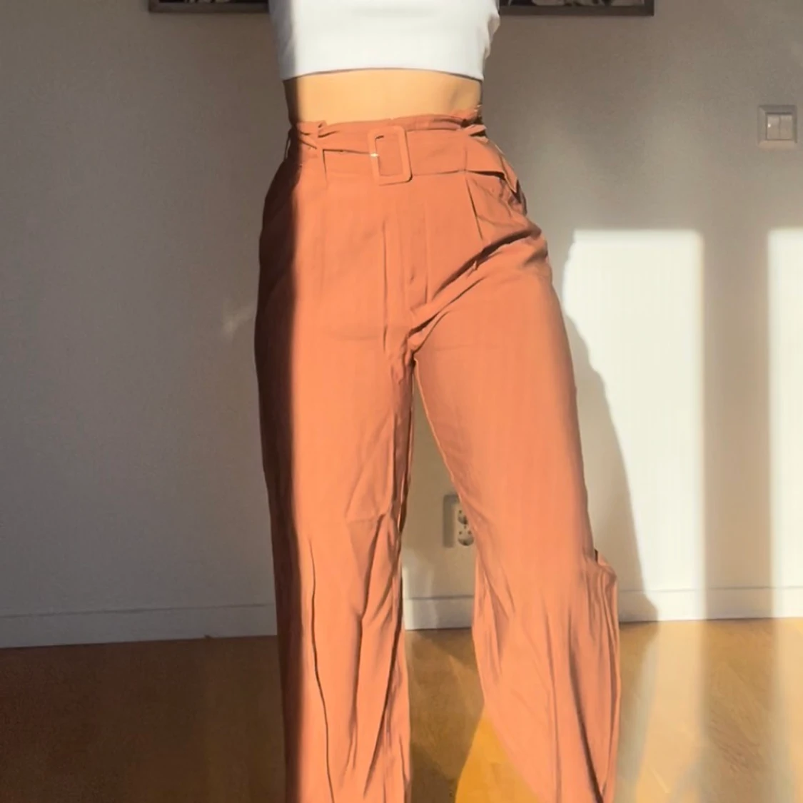 Orangea kostymbyxor  - 90