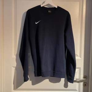 Nike tröja marinblå