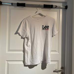 Tshirt Lee