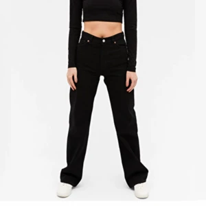 svarta jeans - jeans från monki, köpte för 400kr