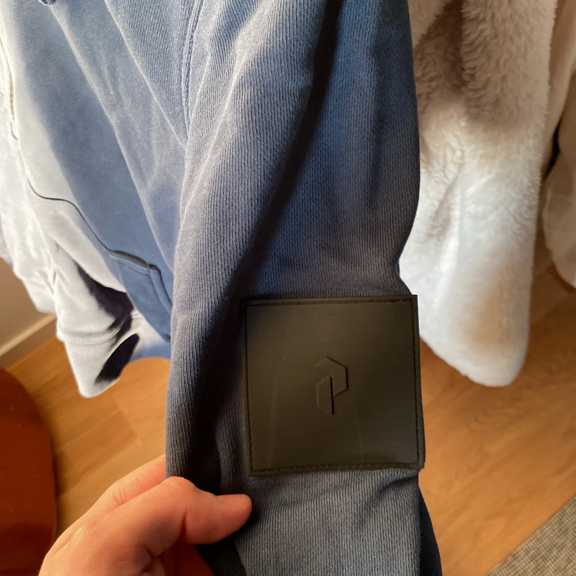 Peak performance hoddie - 90