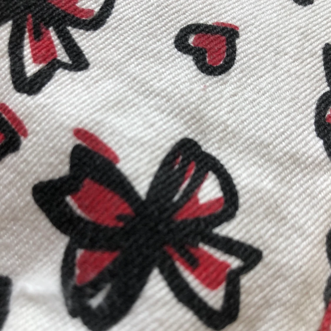 Set Jeans och t-shirt med rosetter 34 - 90