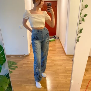 Jeans strl 42  - Knappt använda jeans storlek 42 