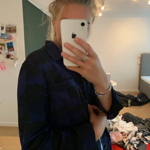 Militär jacka - Jätte fin oanvänd militär jacka i blått och svart nypris:500kr