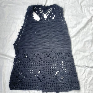 Crochet halterneck topp - Crochet halterneck topp som går att dra åt runt om midjan!!