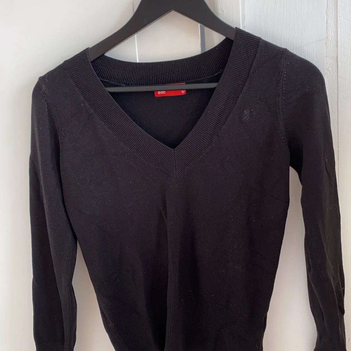 En svart pullover