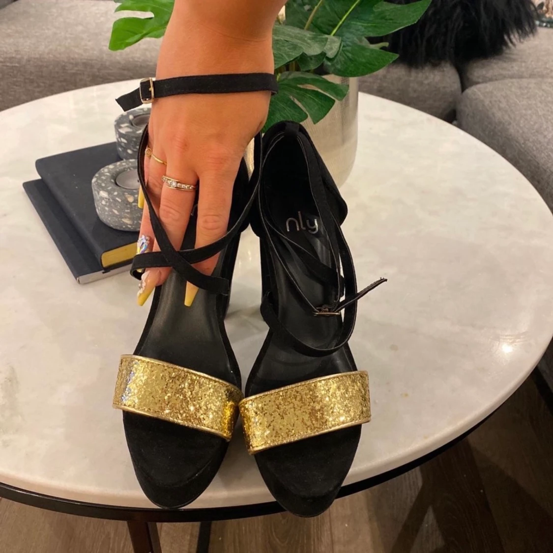 Högklackat storlek 38 - 90