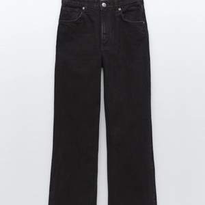 ”Jeans Wide Leg Full Length” från Zara. Helt oanvända med lappar kvar.