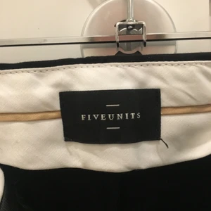 Kostym byxor  - Jätte fina kostymbyxor, mellan högmidja. 