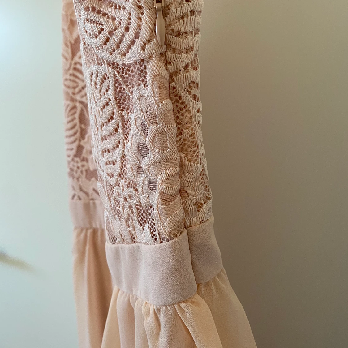 Oanvänd klänning  - 91