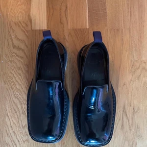 Eytys Boots/Loafers - Storlek 38. Något trasig i sulan (se bild) men lätt att limma :) därav låga priset.