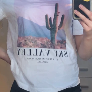 T-shirt  - Väldigt fin men den kom inte till användning😢💕