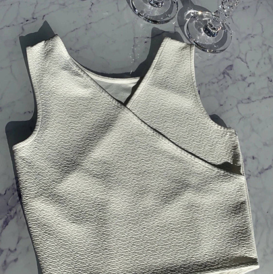 Vit korsad topp - 90