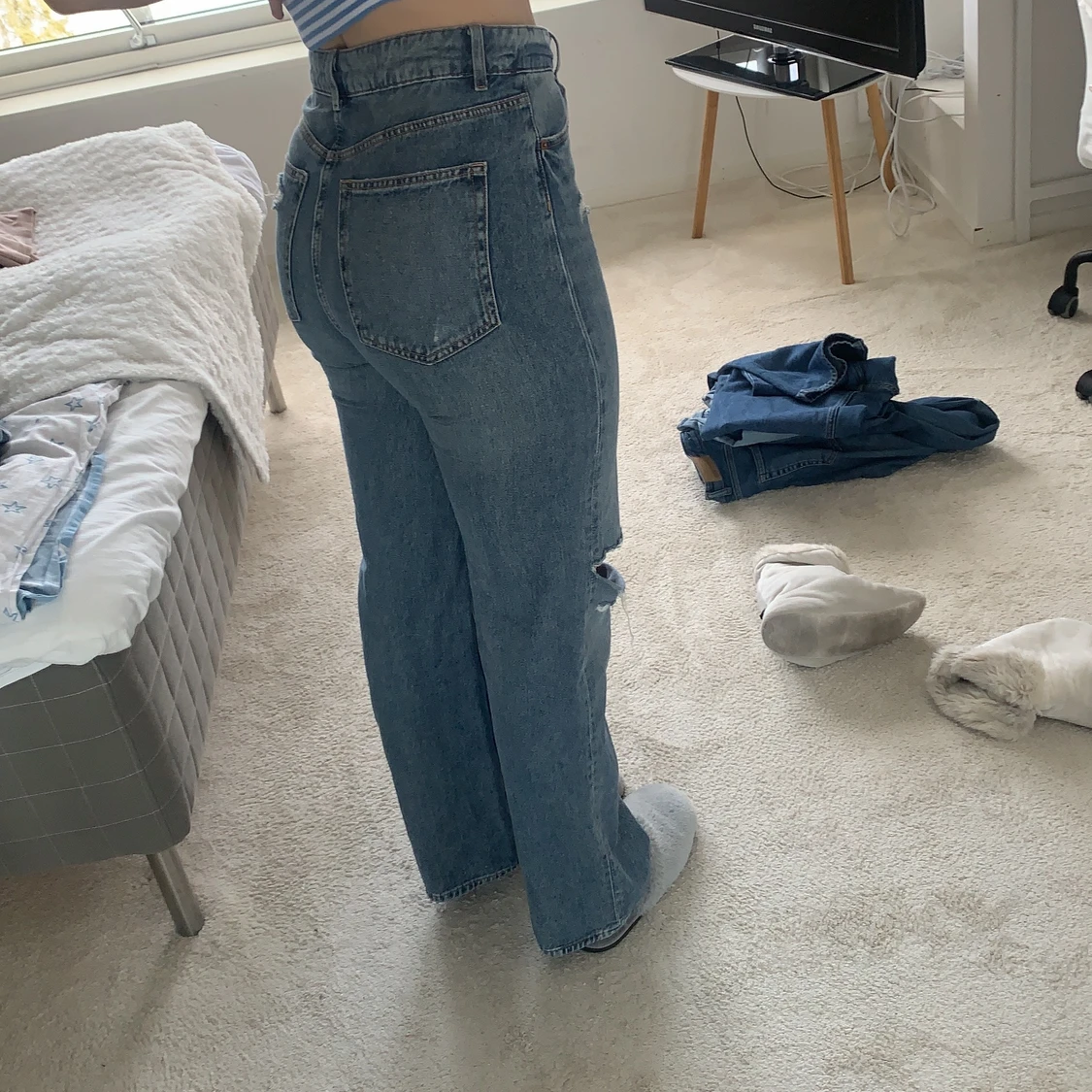 Jeans med ett hål - 90