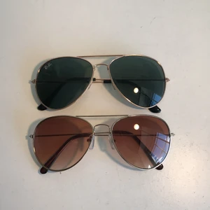 Solglasögon  - Snygga solglasögonen som passar till sommaren, har användt en del men där finns inga repor eller skador på dem. 25kr för en av dem, 45kr för båda.🌸☀️