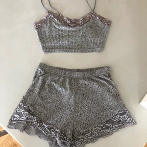 Sovsätt  - Ett jätte fint sovsätt med spets 