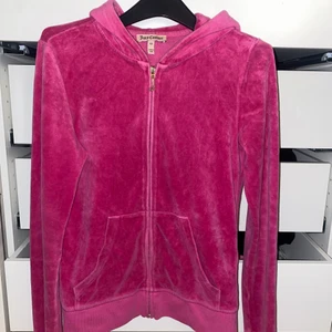 Juicy Couture kofta XS - Rosa Juicy Couture tröja i storlek XS, tröjan är i bra skick.  