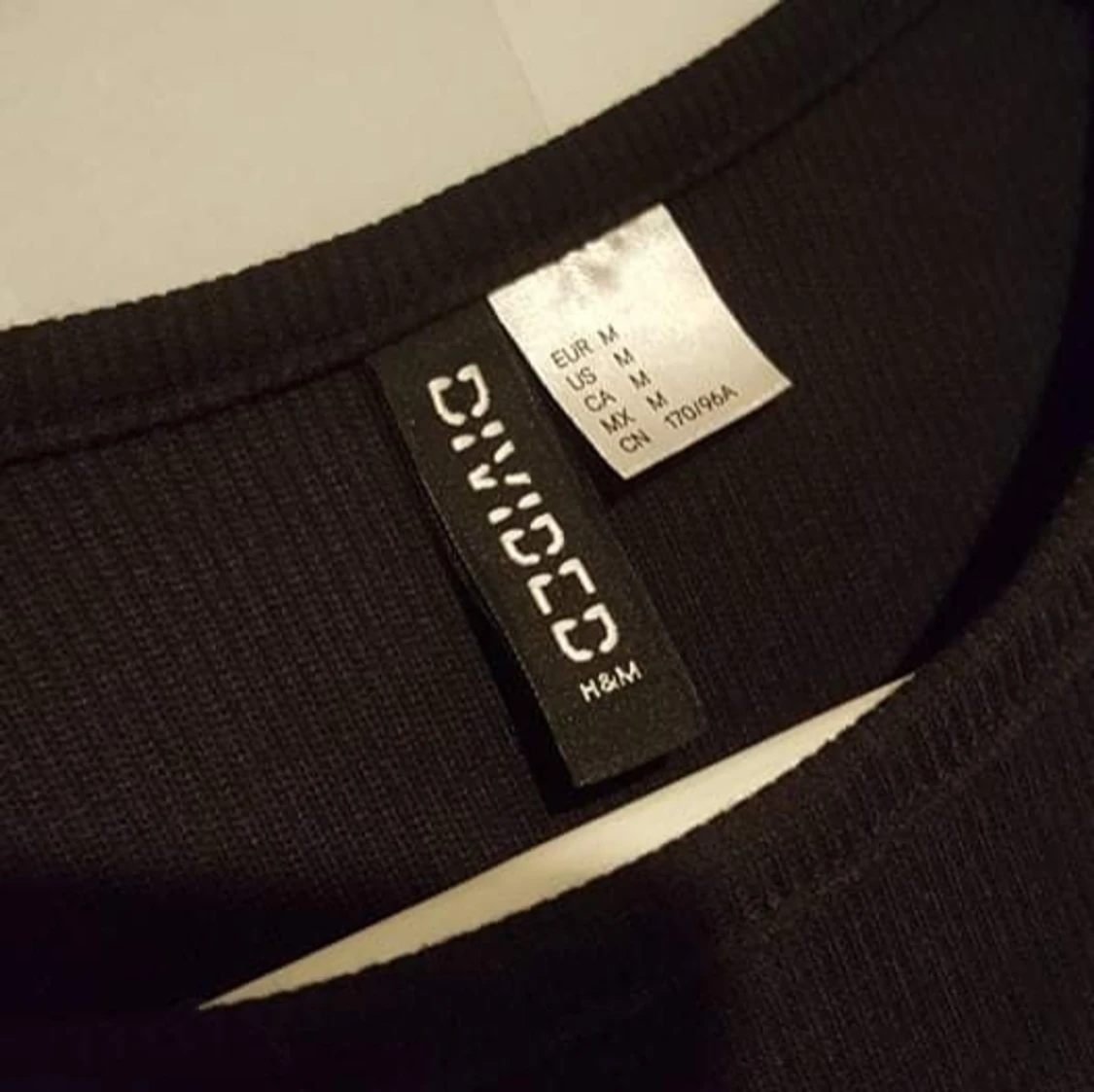 Oanvänd klänning  - 91