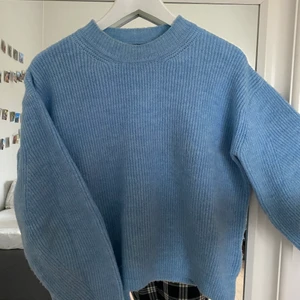 Stickad tröja - Blå stickad tröja från Chiquelle! Bra skick💙