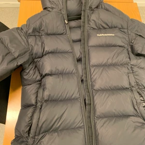 Peak performance ⁉️❌sänkt pris❌⁉️ - Beskrivning finns i annat inlägg sänker priset ställ frågor 💗 ❌⁉️Ni får pruta⁉️❌