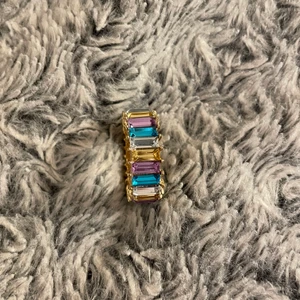 Ring - Säljer min favorit ring då den är för stor för mig❤️ köp den för 40kr. Väldigt bra kvalite på den☺️💗