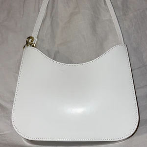 Väska, Vit från ASOS - Vit väska från asos